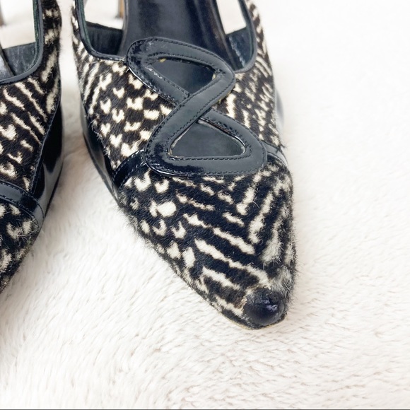 Manolo Blahnik size 38.5 black and white pumps - Picture 4 of 9